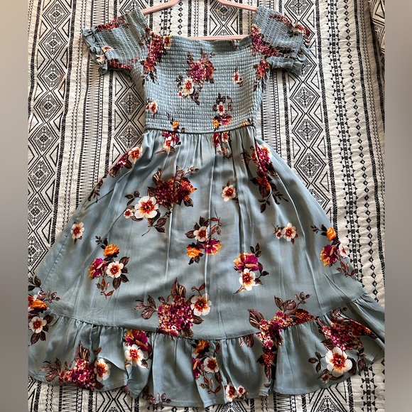 NWOT- Off the shoulder Flowered Dress - Picture 2 of 11